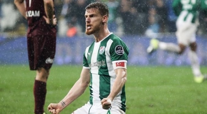 Serdar Aziz'den Bursaspor'a 50 bin TL'lik destek