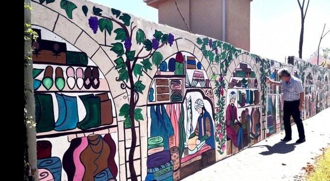 Osmangazi'de sokaklar sanatla renkleniyor