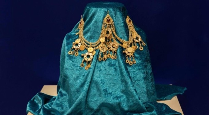 Türkmen takılarına modern yorum