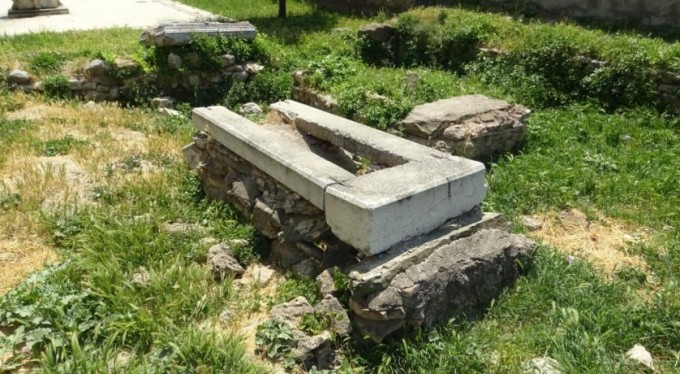 İznik'te Osmanlı'ya ait mezar kalıntıları gizemini koruyor