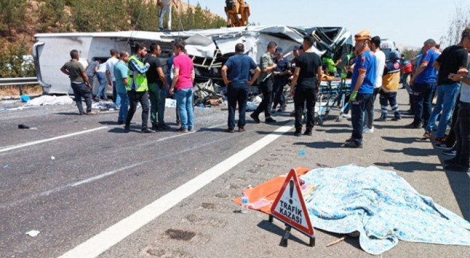 Gaziantep'te katliam gibi kaza! 2'si İHA muhabiri 16 can kaybı