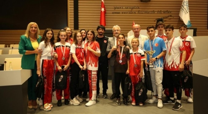 Başarılarını Başkan Turgay Erdem ile paylaştılar