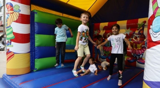 Bir tır dolusu oyun Orhaneli'nde