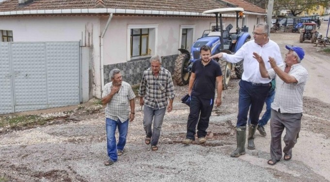 Karacabey'de Başkan Özkan aşırı yağıştan etkilenen mahalleleri gezdi