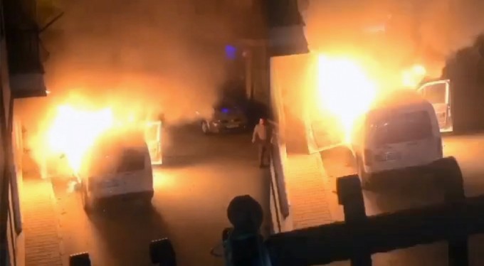 Bursa'da park halindeki kamyonet alev alev! Koca mahalle ayağa kalktı