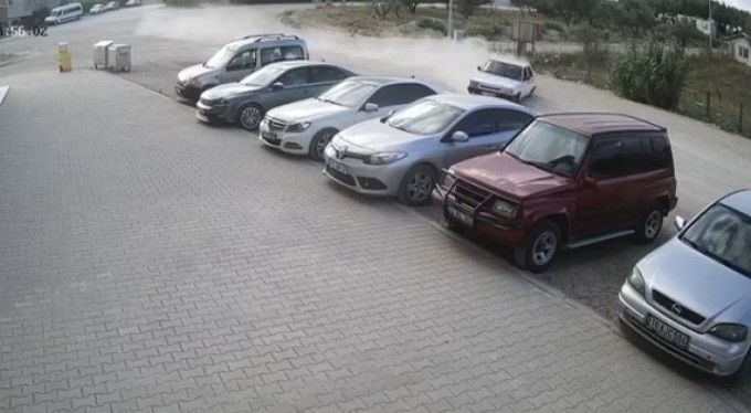 Bursa'da drift yapan kadın sürücü kaza yaptı! Sürücü değiştirip kayıplara karıştılar