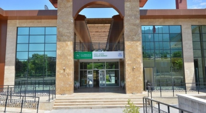 Yıldırım Gençlik ve Spor Merkezi gün sayıyor