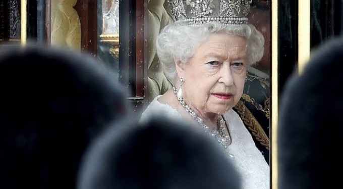 Kraliçe II. Elizabeth hayatını kaybetti! Tahta oğlu Charles geçti