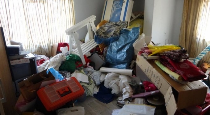 Bursa'da hırsızlar girdikleri evde 4 gün boyunca yaşadı! Kapı girişlerine bıçak bırakıp kaçtılar