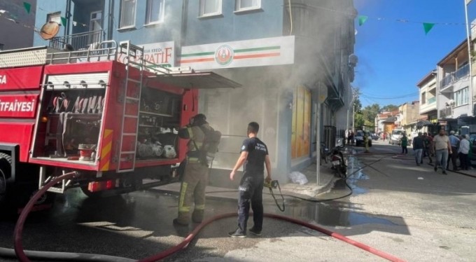 Bursa'da Tarım Kredi Kooperatifi marketinde korkutan yangın