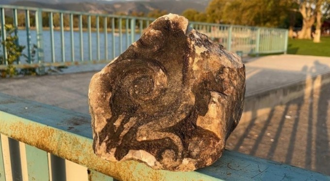 İznik Gölü'nde tarihi taş kalıntısı bulundu