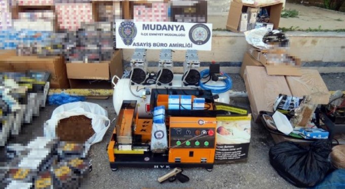 Bursa polisinden şafak baskını! Kaçakçılar kıskıvrak yakalandı