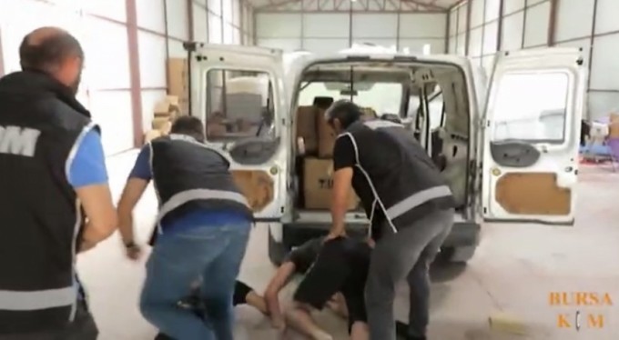Bursa'da binlerce kişiyi zehirleyeceklerdi! Kıskıvrak yakalandılar