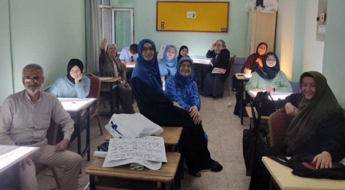 Bursa'da kadın hattatlar yetişiyor