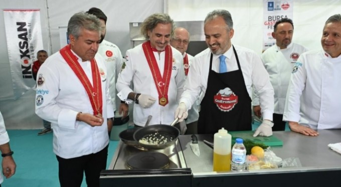 Bursa Gastronomi Festivali'ne renkli açılış! Protokol mutfakta