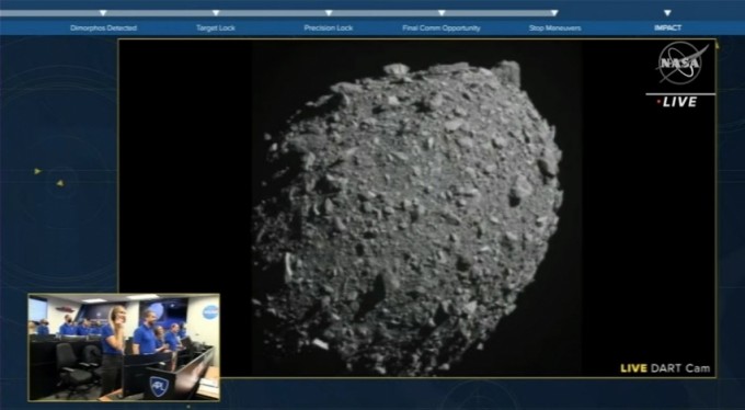 Dünya'yı koruyacak DART görevi... NASA'nın uzay aracı asteroit ile böyle çarpıştı