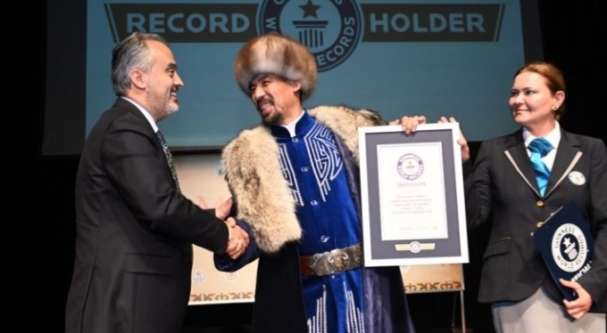 Bursa'da 124 saatlik dünya rekoru! En uzun Manas Destanı Okuması