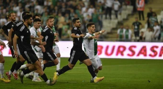 Bursaspor'da kötü gidiş sürüyor! Esenler Erokspor'a 3 golle 3 puanı verdik