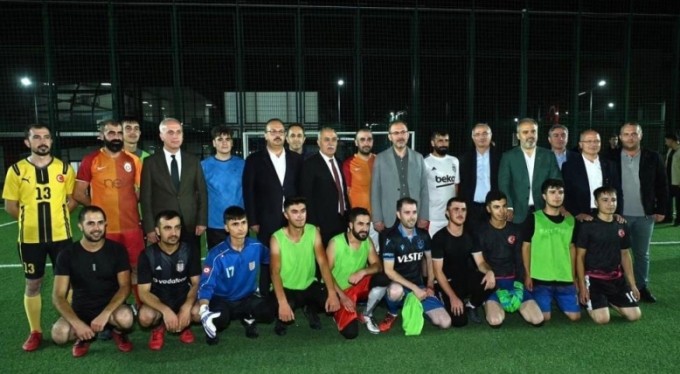 Bakan Kasapoğlu'ndan Bursa'da sürpriz gece ziyareti