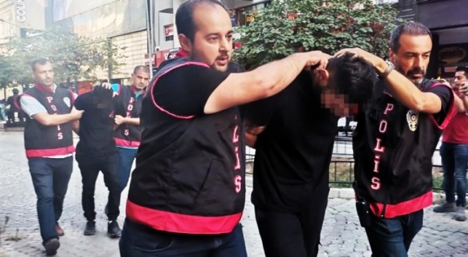 Kur'an-ı Kerim'e saldıran iki şüpheli tutuklandı