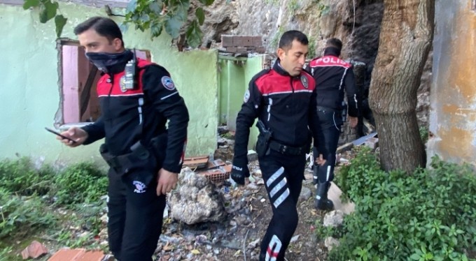 Bursa'da 'metruk' bina operasyonu! Film sahnelerini aratmadı