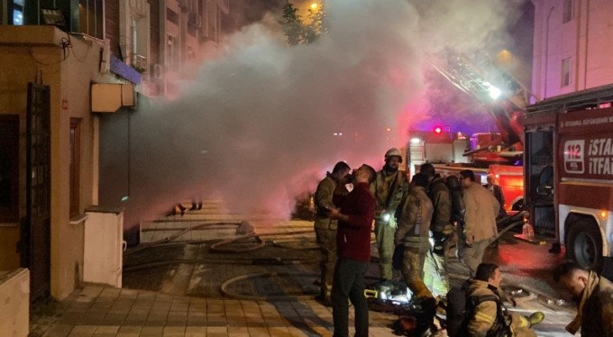 12 katlı binada korkutan yangın