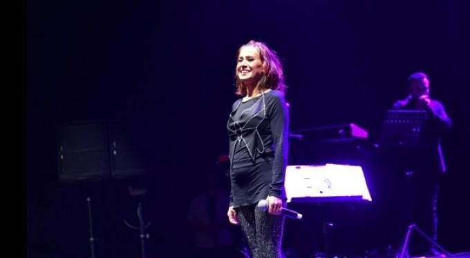 Yıldız Tilbe, Bursa'da hayranlarını coşturdu