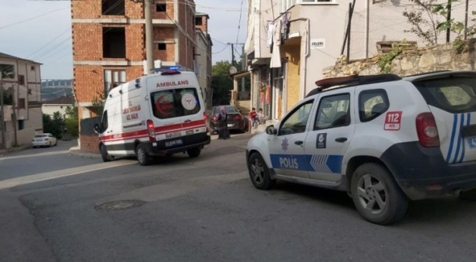 'Neden çalışmıyorsun?' diyen kızını döverek hastanelik etti