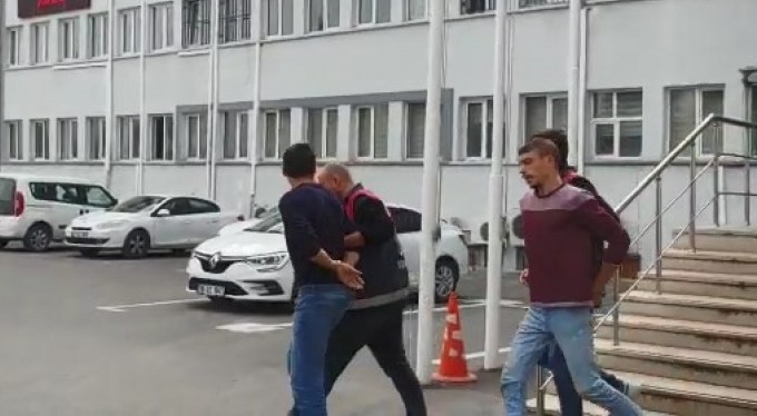 Bursa'da oto fareleri yakayı ele verdi