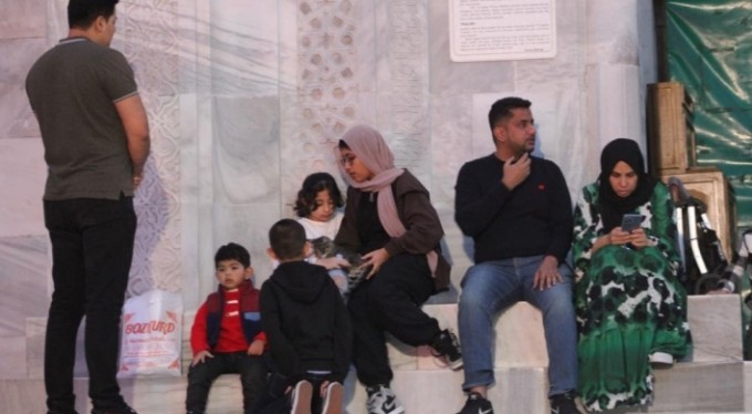 Bursa Ulucami'de hırsızlık! Kuveytli ailenin pasaportlarını çalıp kayıplara karıştı