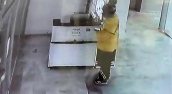 Vicdansız motokurye! SMA'lı bebeğin yardım kumbarasını çalıp kaçtı