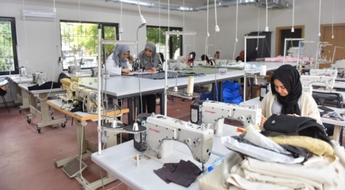 Yıldırım'da kadınlar hem öğreniyor hem üretiyor