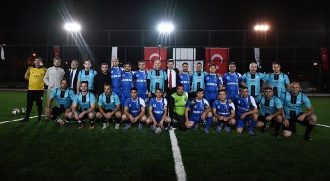 Osmangazi Belediyesi birimler arası futbol turnuvası başladı