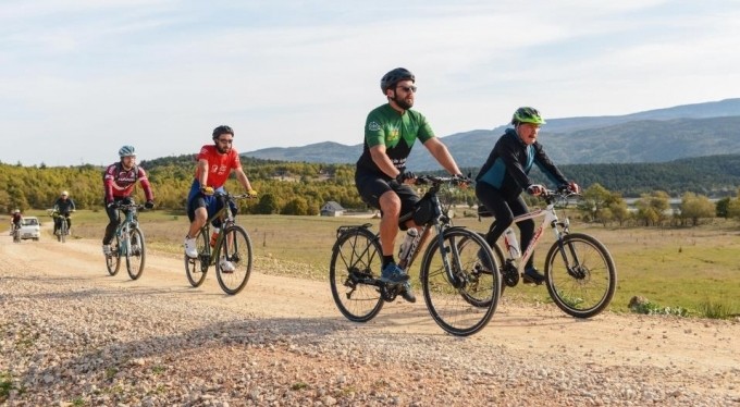 Bursa'da pedalladıkları mesafeler ağaca dönüşecek