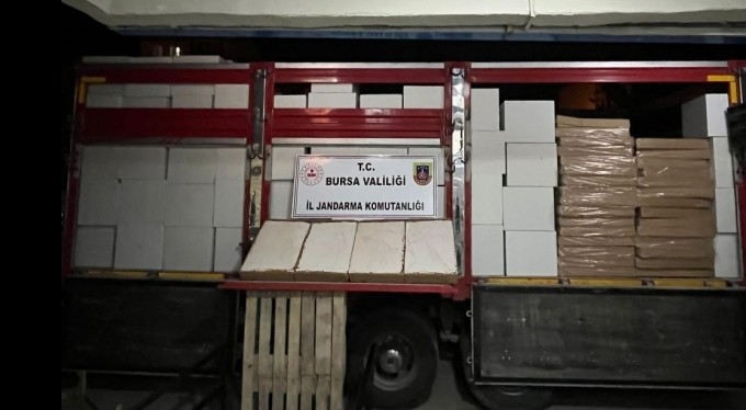 Bursa'dan jandarmadan 3 milyon 400 bin kaçak makaron operasyonu