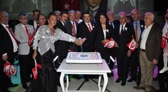 Mestanlılar görkemli gecede buluştu! Cumhuriyetin 99. yılını kutladılar