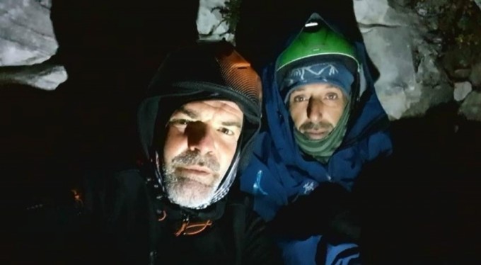 Uludağ'da mahsur kalan iki kişi 5 saatlik operasyonla kurtarıldı