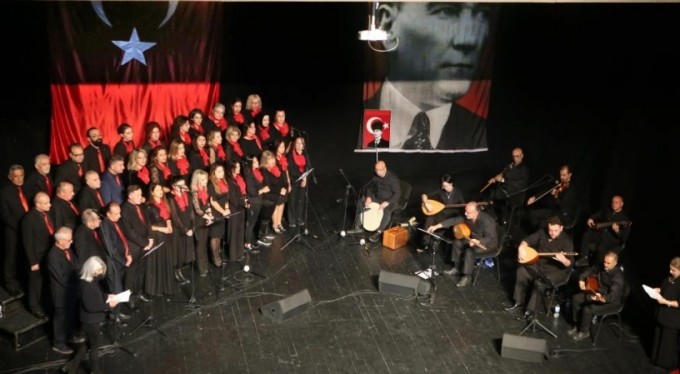 Atatürk Nilüfer'de sevdiği türkülerle anıldı