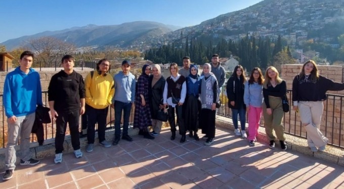 Gençlik,&nbsp;Bursa'da yollarda