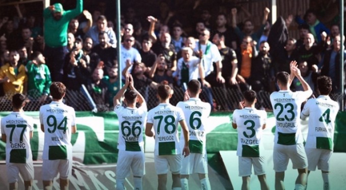 Menemenspor 0-1 Bursaspor... Deplasmanda ilk 3 puan