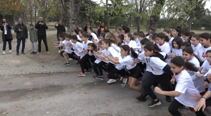 Bursa'da öğrenciler birinci olmak için ter döktü