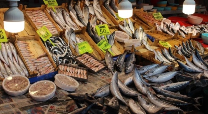 Lodos ve soğuk balık fiyatlarını artırdı