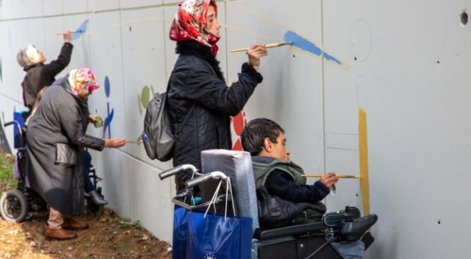 Bursa'da farkındalığı renklerle sağladılar