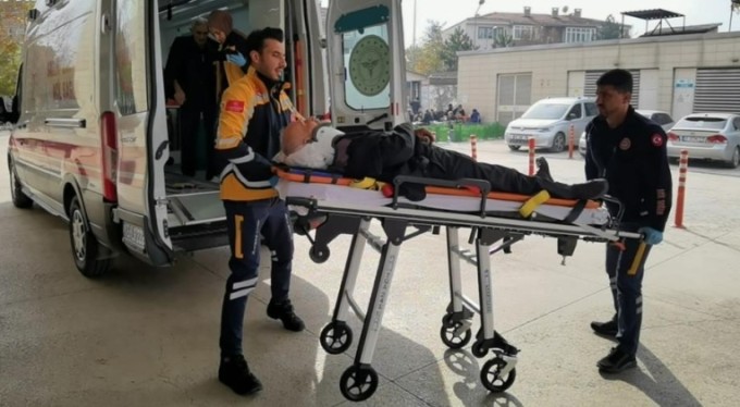 Bursa'da 2 otomobil çarpıştı! Yaralılar var