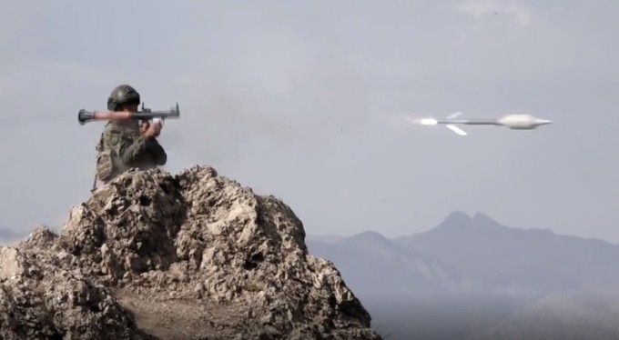 MSB o görüntüleri paylaştı...  İşte komandoların teröristlerin inlerine girdiği o anlar