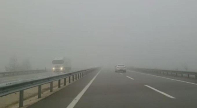 Bursa'da sis etkili oluyor! Trafikte zor anlar