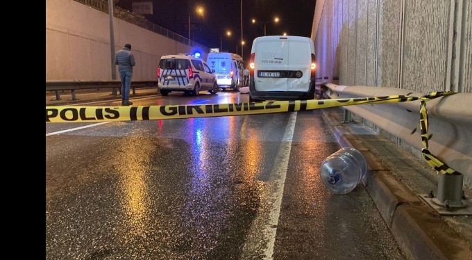 Aracına akaryakıt doldururken otomobilin çarptığı kişi hayatını kaybetti