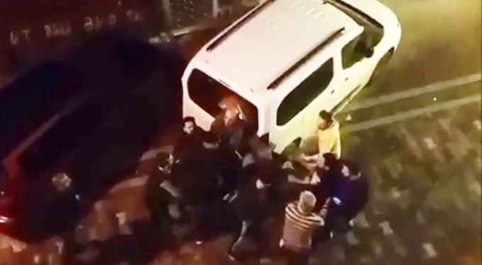 Mahallede hırsız nöbeti! Önce yakaladılar sonra dövüp polise teslim ettiler