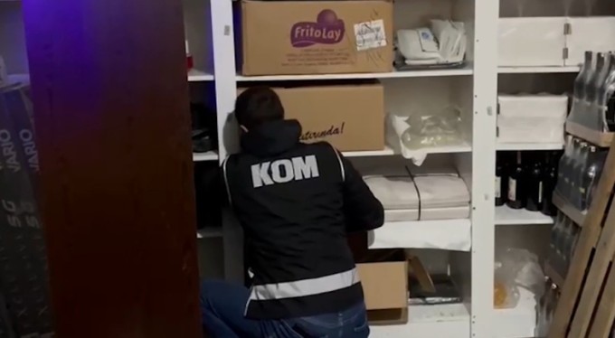 Bursa polisi yılbaşı öncesi darbeyi vurdu!  81 ile 'sahte içki' kargosu