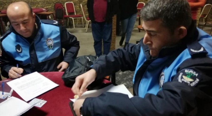 Bursa'da ruhsatsız kahvehaneler mühürlendi